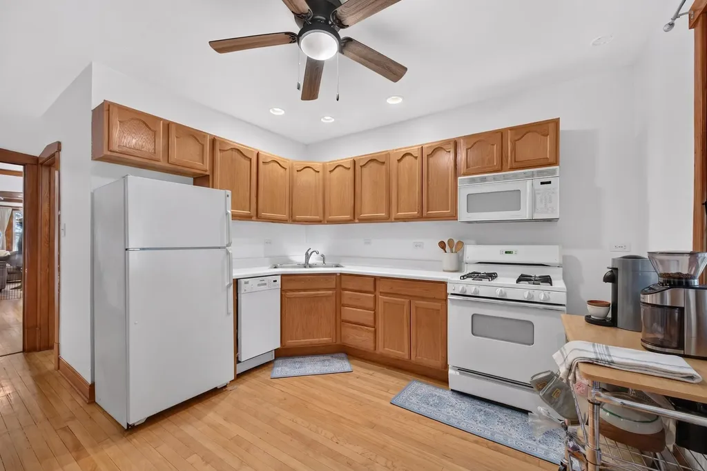 2926 North Avers Avenue Chicago IL 60618