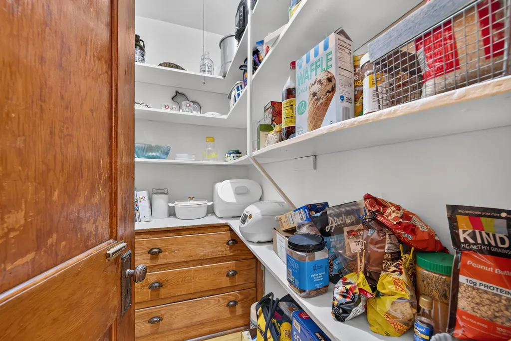 2926 North Avers Avenue Chicago IL 60618