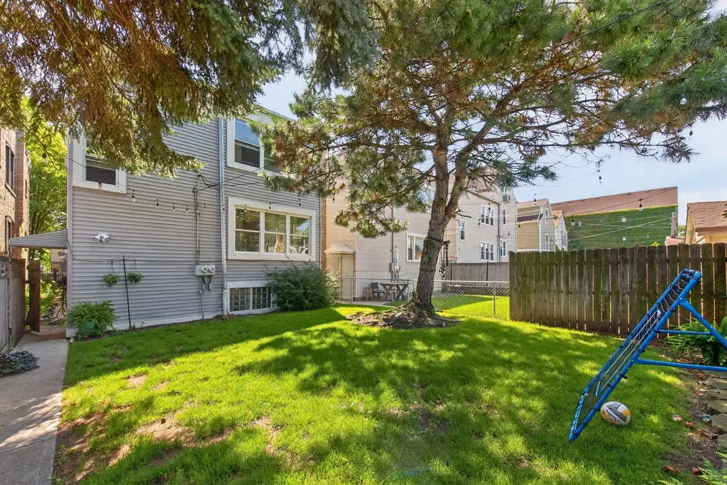 2926 North Avers Avenue Chicago IL 60618