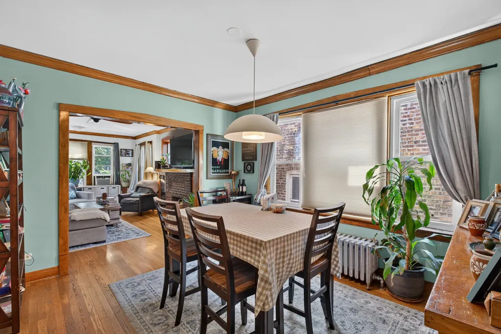 2926 North Avers Avenue Chicago IL 60618