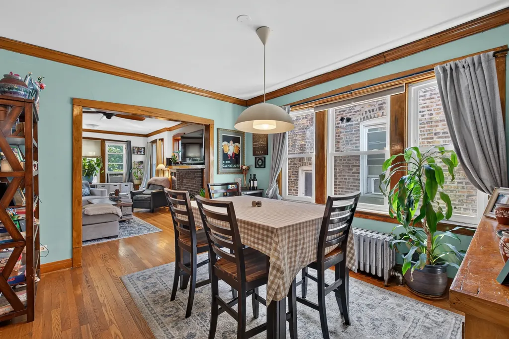 2926 North Avers Avenue Chicago IL 60618