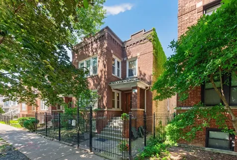 2926 North Avers Avenue Chicago IL 60618