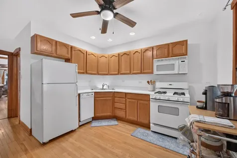 2926 North Avers Avenue Chicago IL 60618