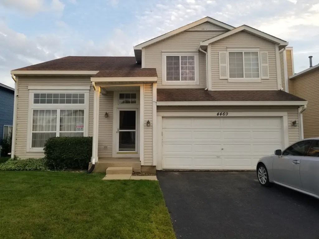 4469 West Roundstone Way Waukegan IL 60085