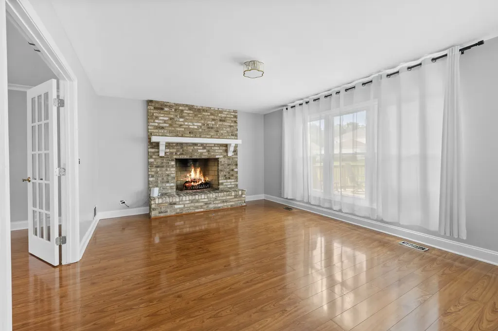 17 Cherrywood Drive Schaumburg IL 60194