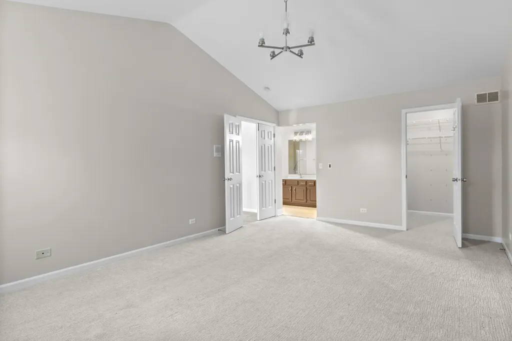 17 Cherrywood Drive Schaumburg IL 60194
