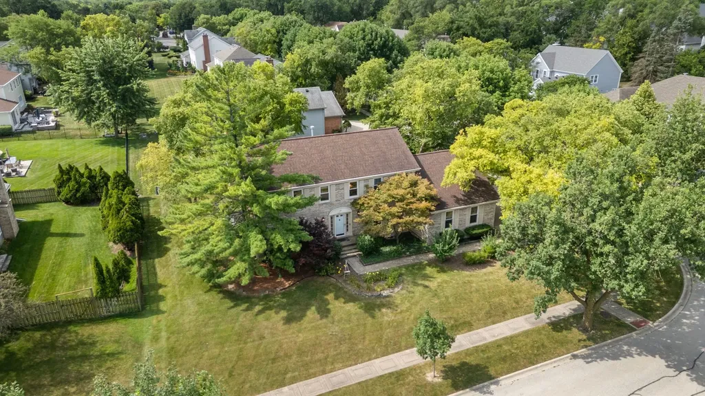 17 Cherrywood Drive Schaumburg IL 60194