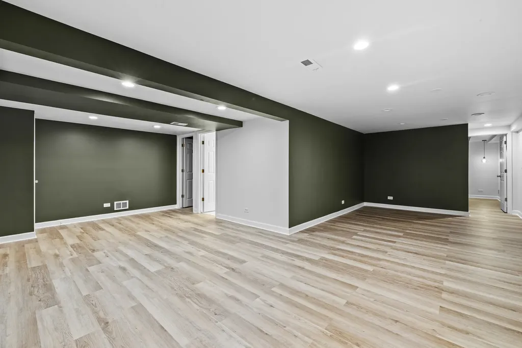 17 Cherrywood Drive Schaumburg IL 60194