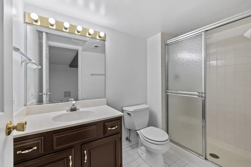 17 Cherrywood Drive Schaumburg IL 60194