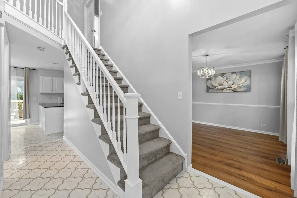 17 Cherrywood Drive Schaumburg IL 60194