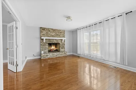 17 Cherrywood Drive Schaumburg IL 60194
