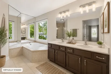 17 Cherrywood Drive Schaumburg IL 60194