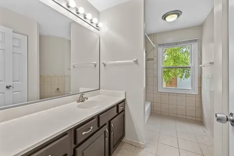 17 Cherrywood Drive Schaumburg IL 60194