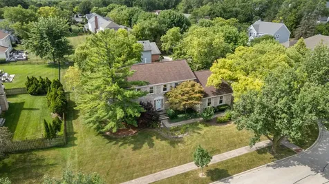 17 Cherrywood Drive Schaumburg IL 60194