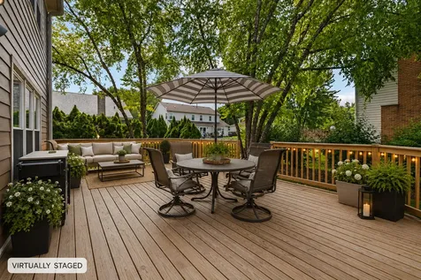 17 Cherrywood Drive Schaumburg IL 60194