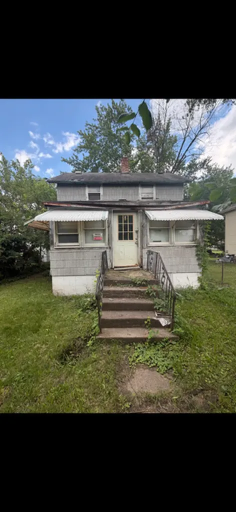 318 12TH Street East Moline IL 61244