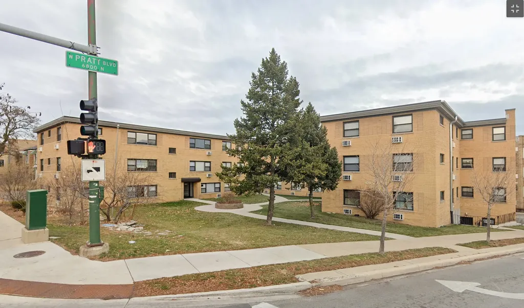 6803 North Ridge Boulevard Chicago IL 60645
