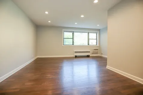 6803 North Ridge Boulevard Chicago IL 60645