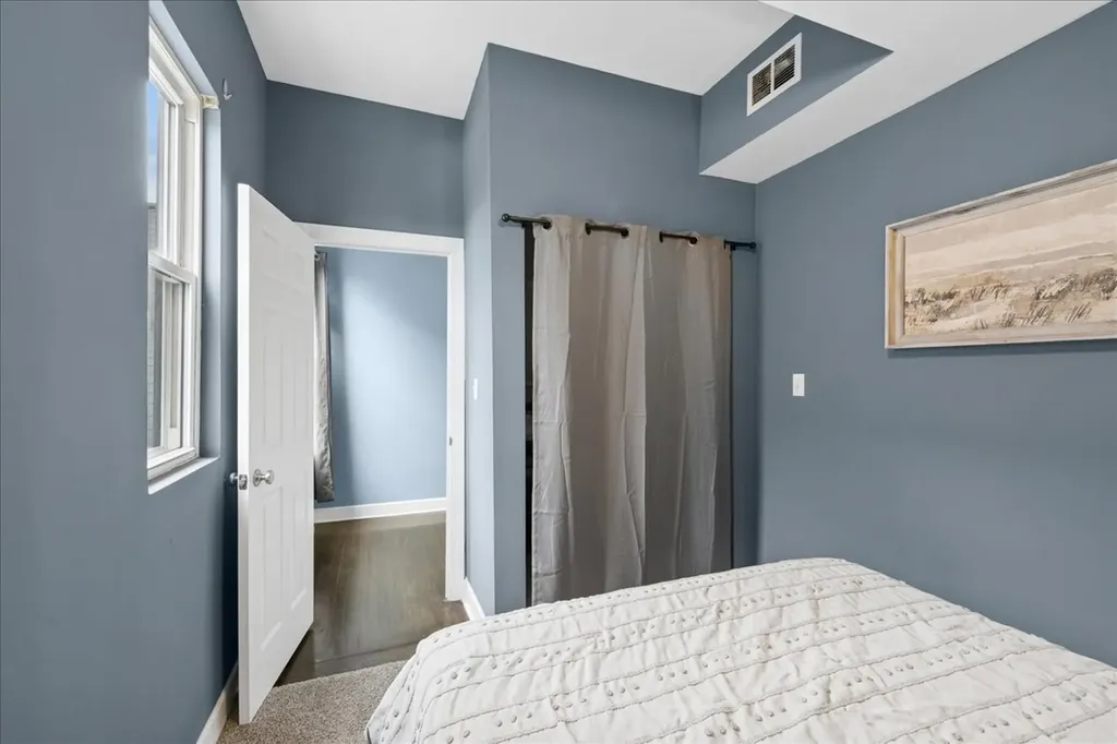 2835 West Wellington Avenue Chicago IL 60618