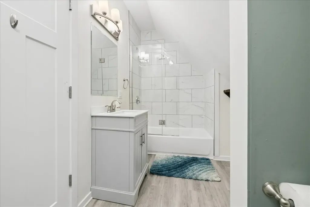 2835 West Wellington Avenue Chicago IL 60618