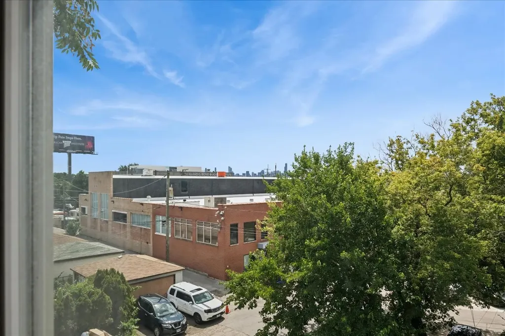 2835 West Wellington Avenue Chicago IL 60618