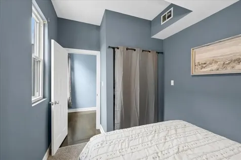 2835 West Wellington Avenue Chicago IL 60618