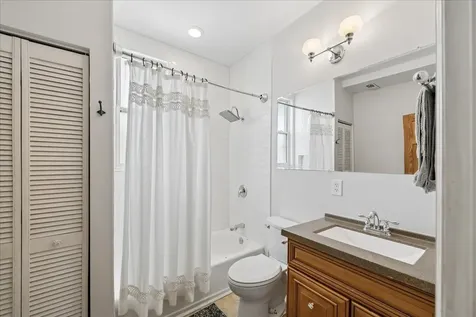 2835 West Wellington Avenue Chicago IL 60618