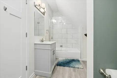 2835 West Wellington Avenue Chicago IL 60618
