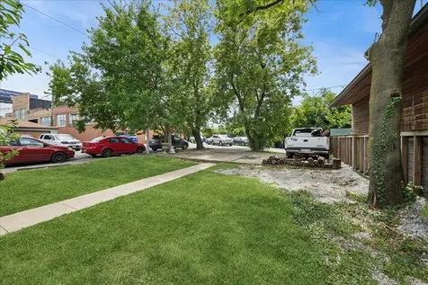 2835 West Wellington Avenue Chicago IL 60618