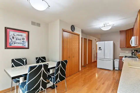 17 Garden Crescent Court Elgin IL 60123