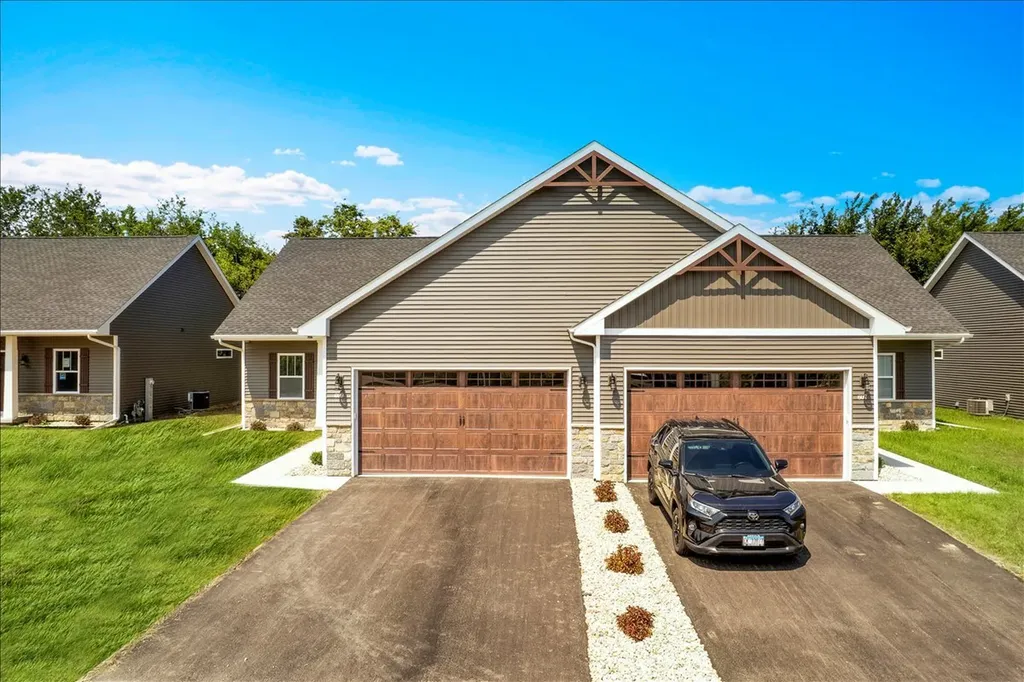 609 Anjali Court Sycamore IL 60178