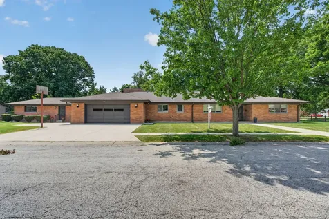 601 Marion Avenue St. Charles IL 60174