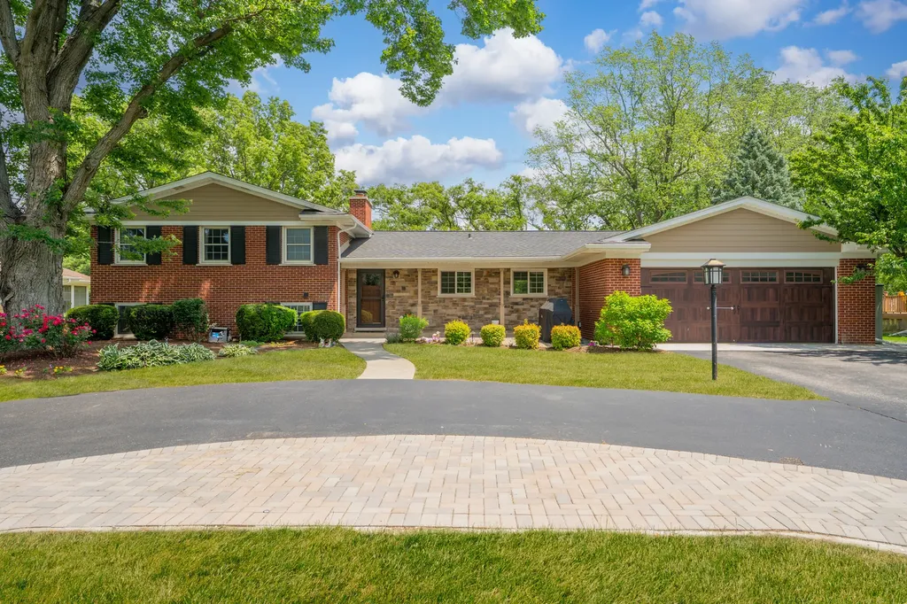 617 South Glendale Lane Mount Prospect IL 60056