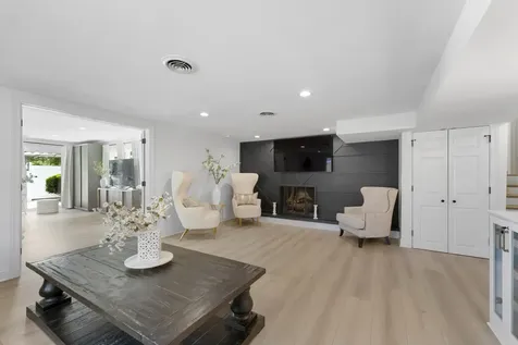 617 South Glendale Lane Mount Prospect IL 60056