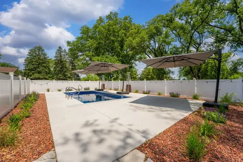 617 South Glendale Lane Mount Prospect IL 60056