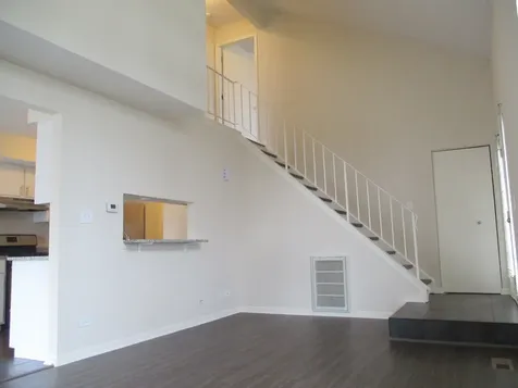 203 Teak Lane Streamwood IL 60107