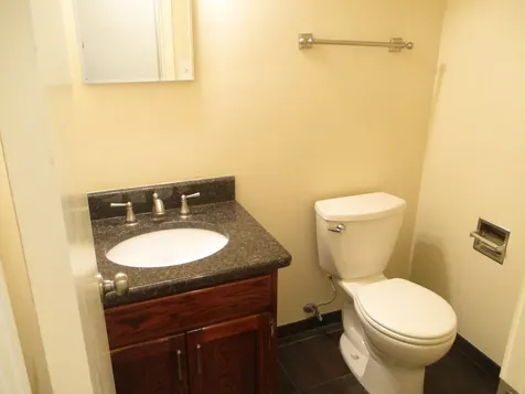 203 Teak Lane Streamwood IL 60107