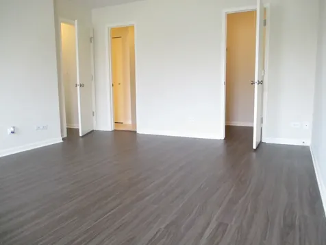 203 Teak Lane Streamwood IL 60107