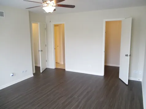 203 Teak Lane Streamwood IL 60107