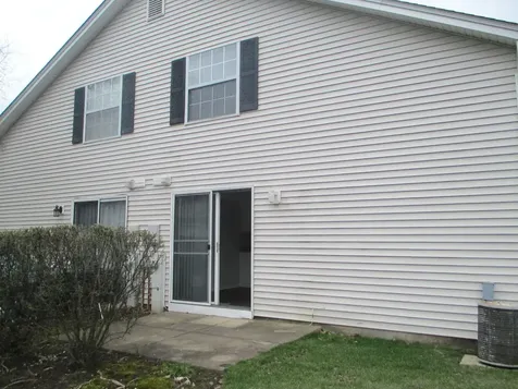 203 Teak Lane Streamwood IL 60107