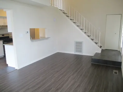 203 Teak Lane Streamwood IL 60107
