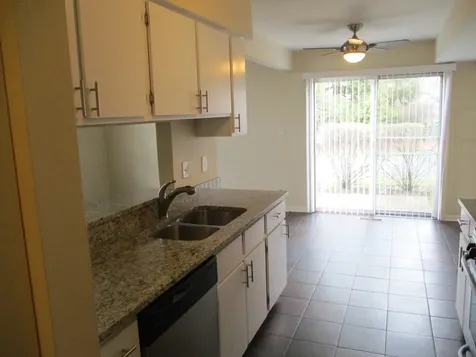 203 Teak Lane Streamwood IL 60107