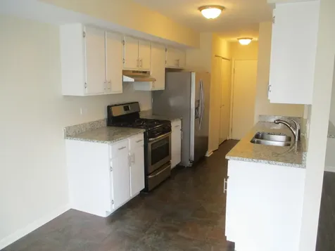 203 Teak Lane Streamwood IL 60107