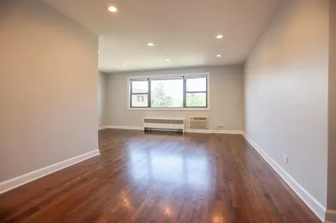 6807 North Ridge Boulevard Chicago IL 60645