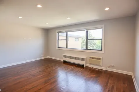 6807 North Ridge Boulevard Chicago IL 60645