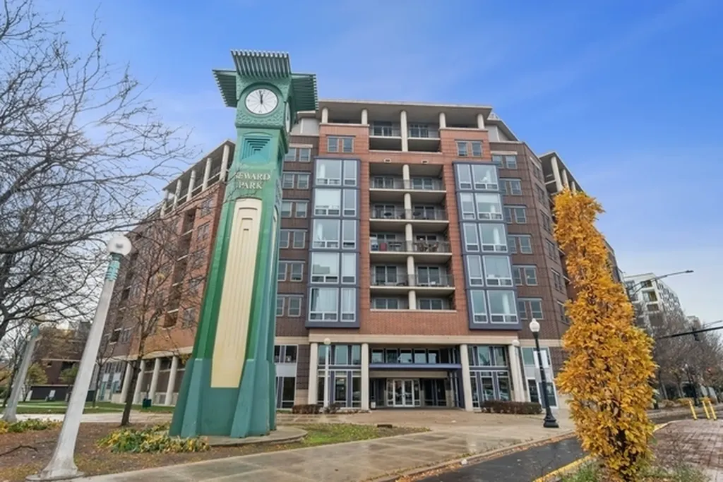 437 West Division Street Chicago IL 60610