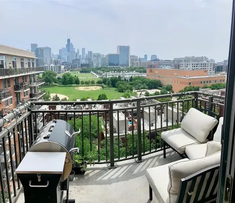 437 West Division Street Chicago IL 60610