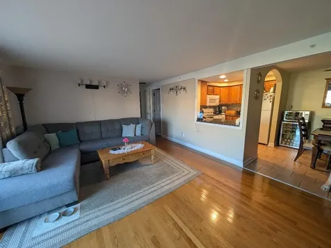 9421 South Roberts Road Hickory Hills IL 60457