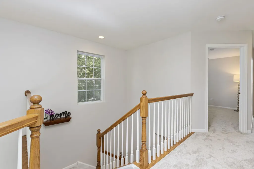 487 Vaughn Circle Aurora IL 60502