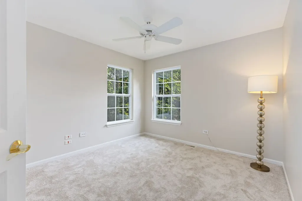 487 Vaughn Circle Aurora IL 60502
